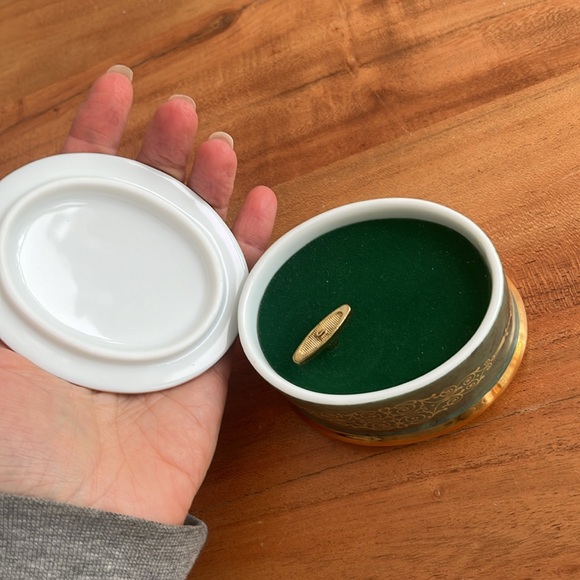 Ardleigh Elliott Ceramic Music Box Moonlight Lane from 1999 - Picture 4 of 7